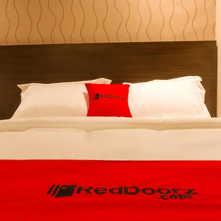 Reddoorz Plus @ Dipatiukur